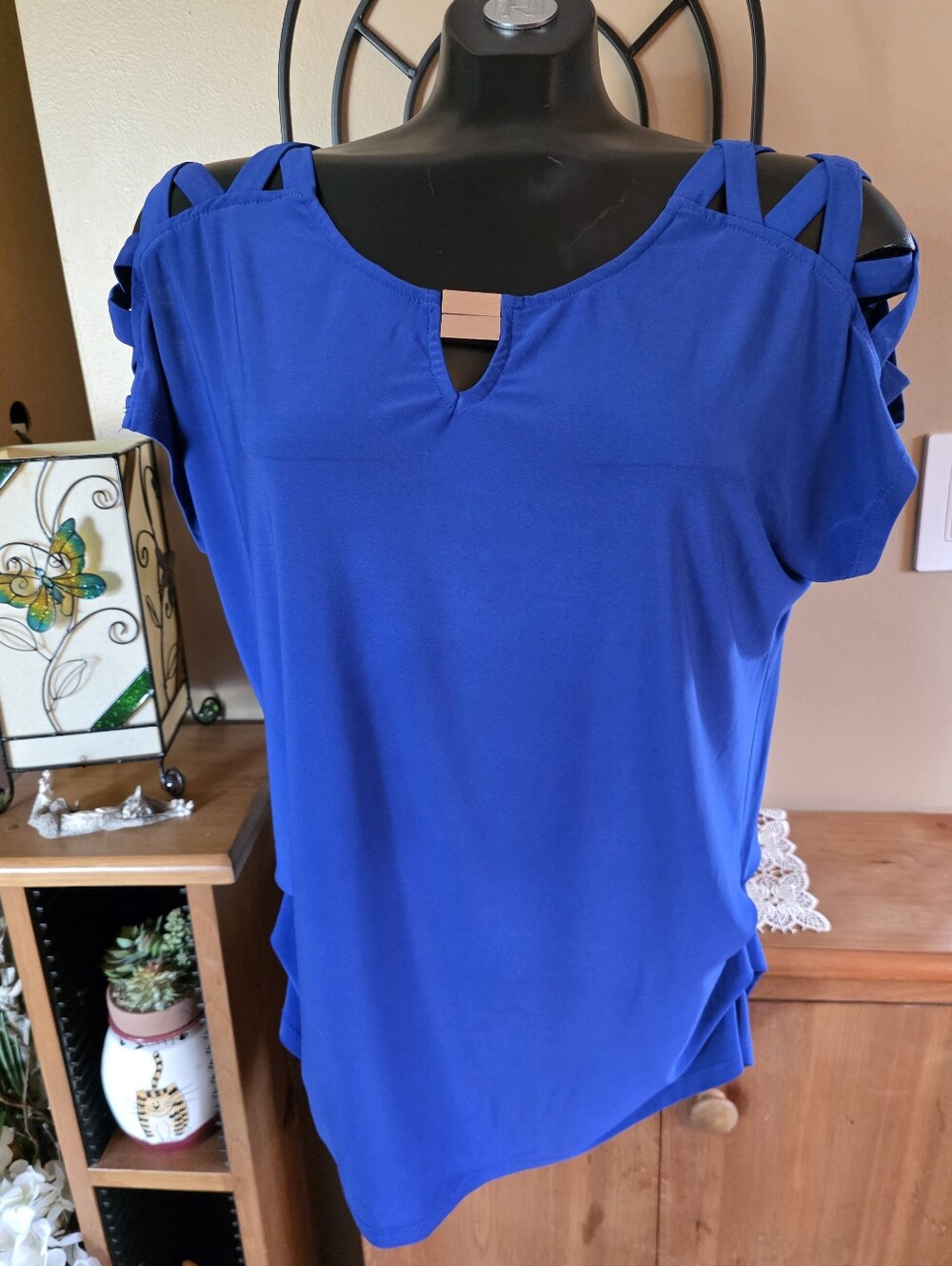 Cobalt Blue Stappy Lattice Cutout Shoulders Peep-Hole Stort Sleeve Top Size M